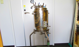 Pressure filtration instruments